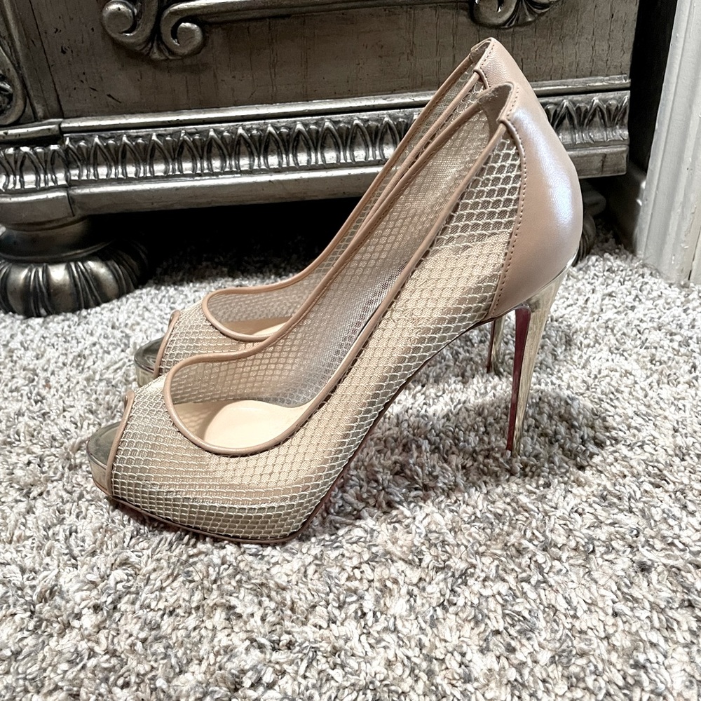 Christian Louboutin Very Rete Mesh Peep Toe Pumps Nude